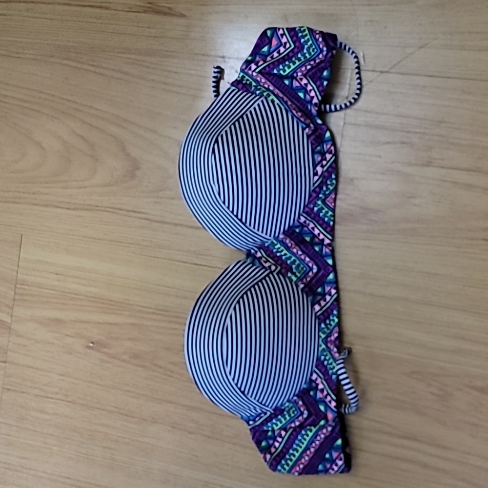 Xhilaration Padded Striped Swim Top